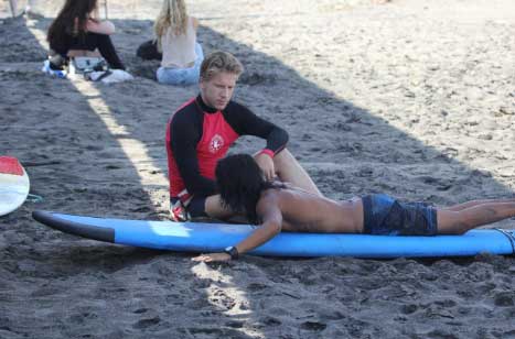 Batu Bolong Canggu surf lesson