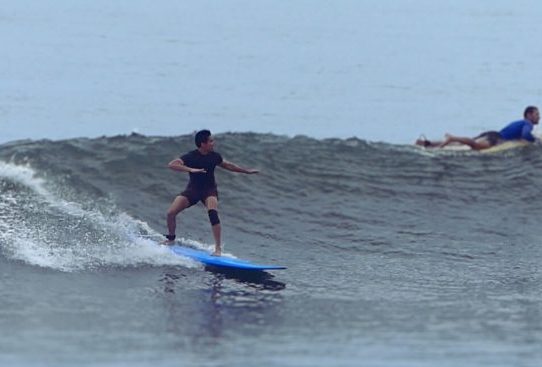surf lesson bali